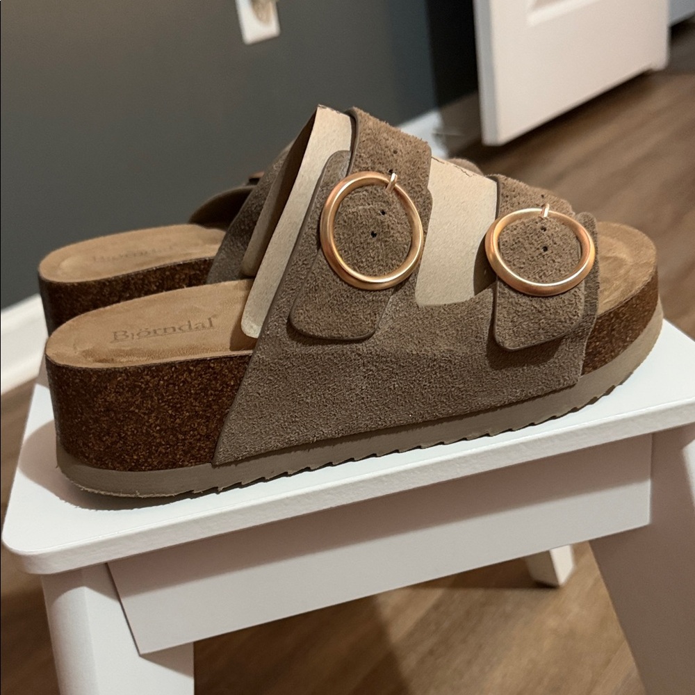 Women's Tan Suede Slide Sandals
